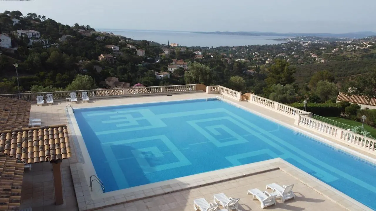Apartment Les Issambres Appart 6 Pers Grande Terrasse Superbe Vue Mer Et Golfe De Saint Tropez, Piscine